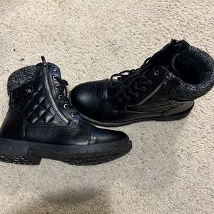 Boots only worn a couple times